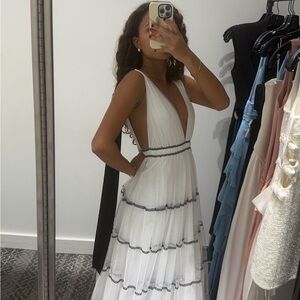 Alice and Olivia Elegant White Plunge Dress Size 0 Zero Extra-Small